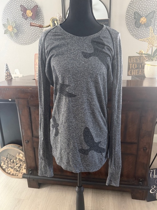 oiselle Tops - oiselle Charcoal Grey Long-Sleeve Tee with Bird Silhouette Print